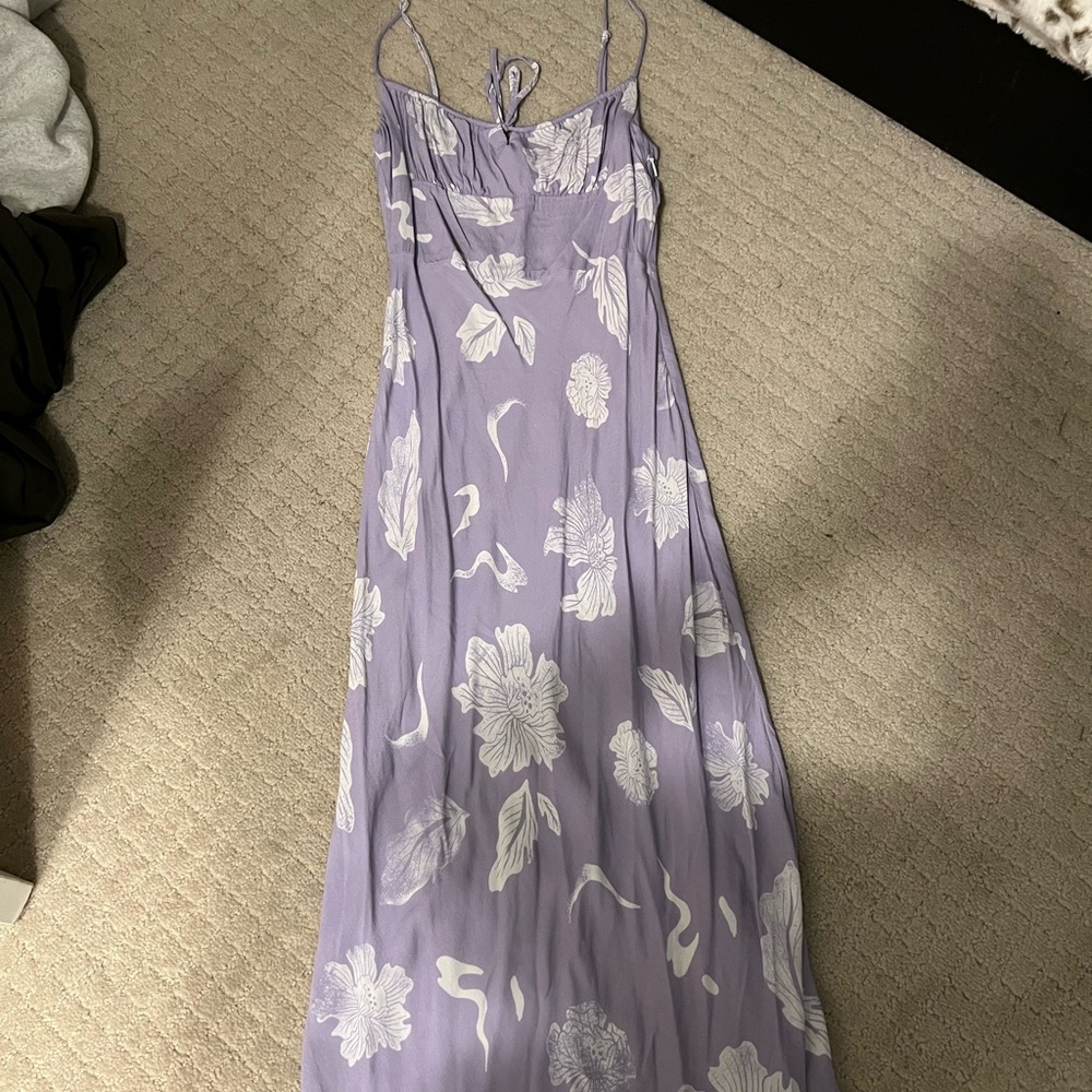 Aritiza Wilfred Bellow Midi Dress